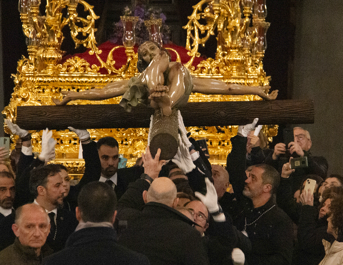 El viacrucis de la capital se dedicó a las vocaciones