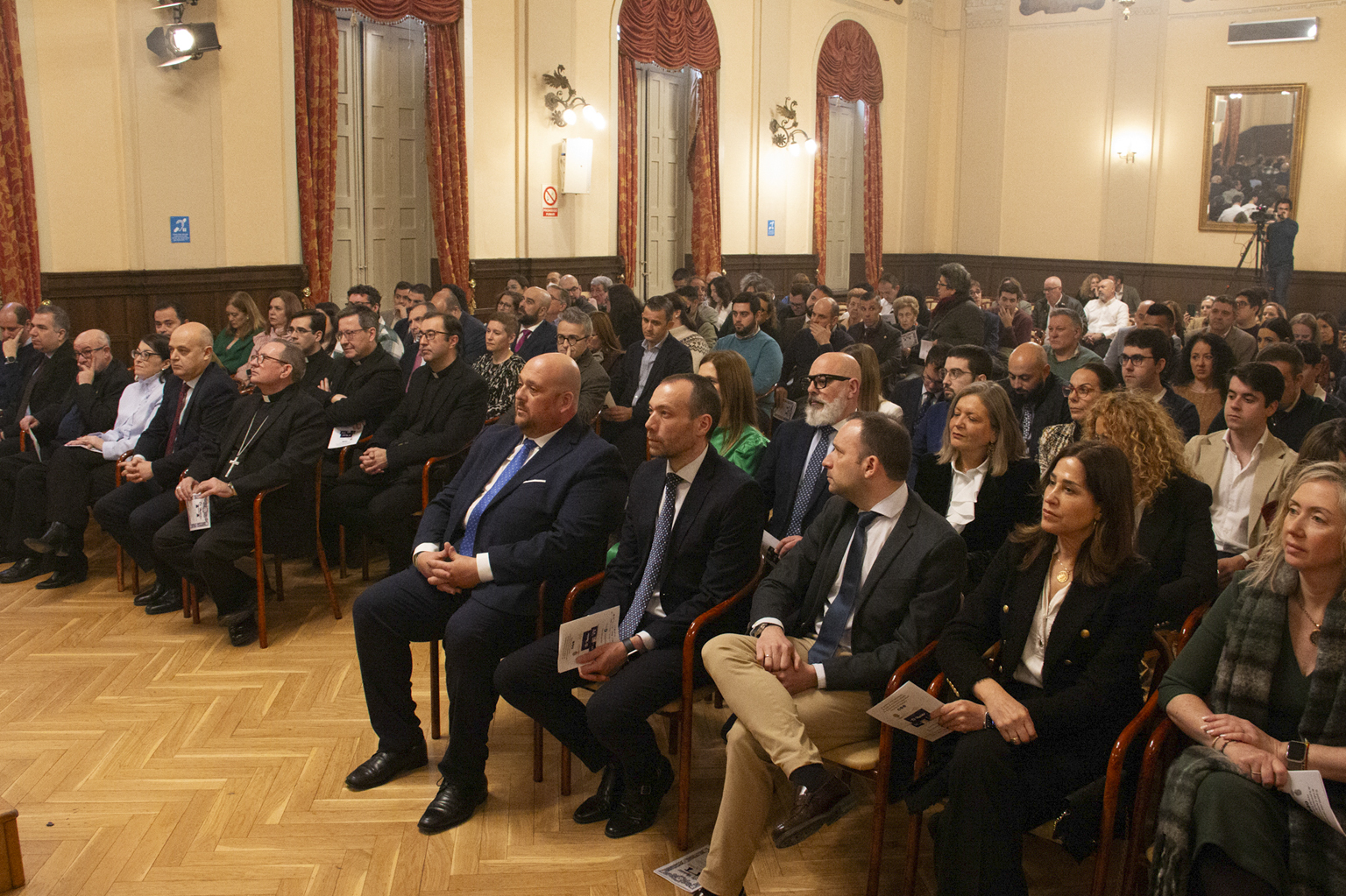 La IV Gala El Muñidor reunió al mundo cofrade